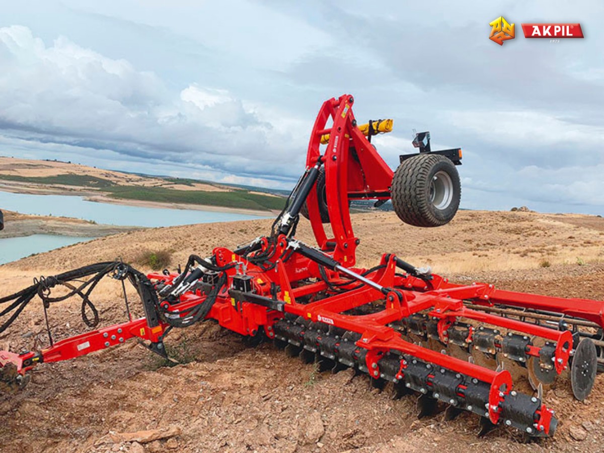 Traktorit ja maatalouskoneet