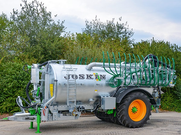 Traktorit ja maatalouskoneet