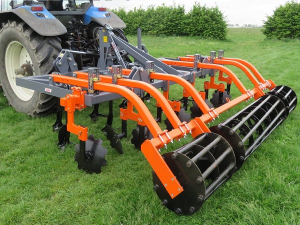 Traktorit ja maatalouskoneet