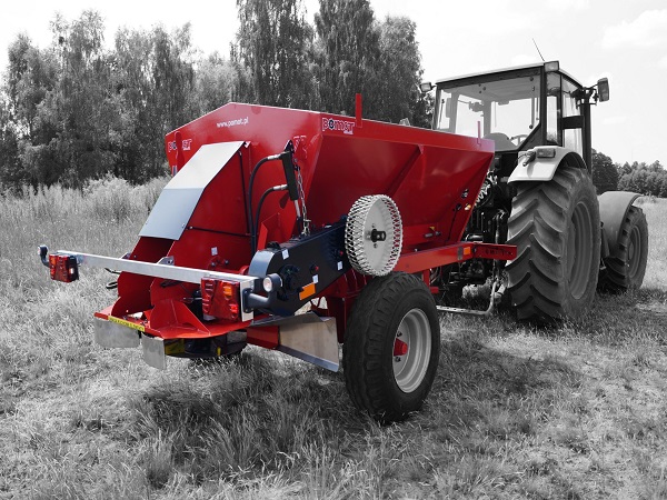 Traktorit ja maatalouskoneet